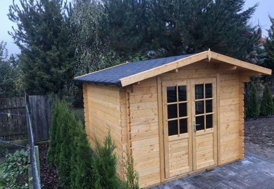 Drewno na altanę ogrodową – jakie wybrać?