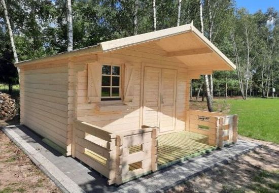 Jak urządzić mały domek letniskowy? Pomysły na dom do 35m2